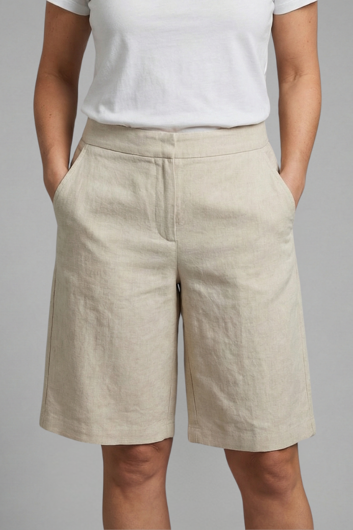 Women’s Shorts | Straight Leg Side Pockets
