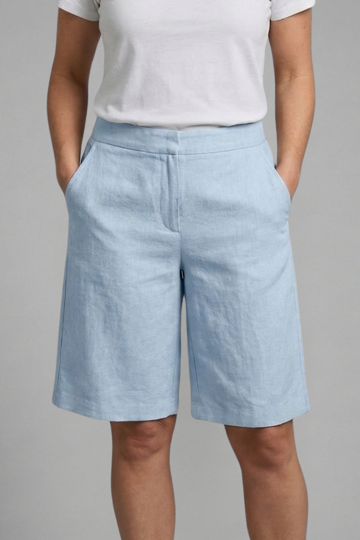 Women’s Shorts | Straight Leg Side Pockets
