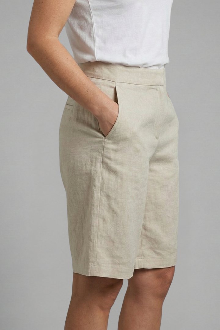 Women’s Shorts | Straight Leg Side Pockets