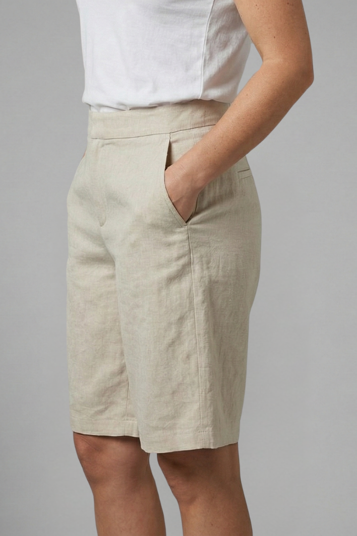 Women’s Shorts | Straight Leg Side Pockets